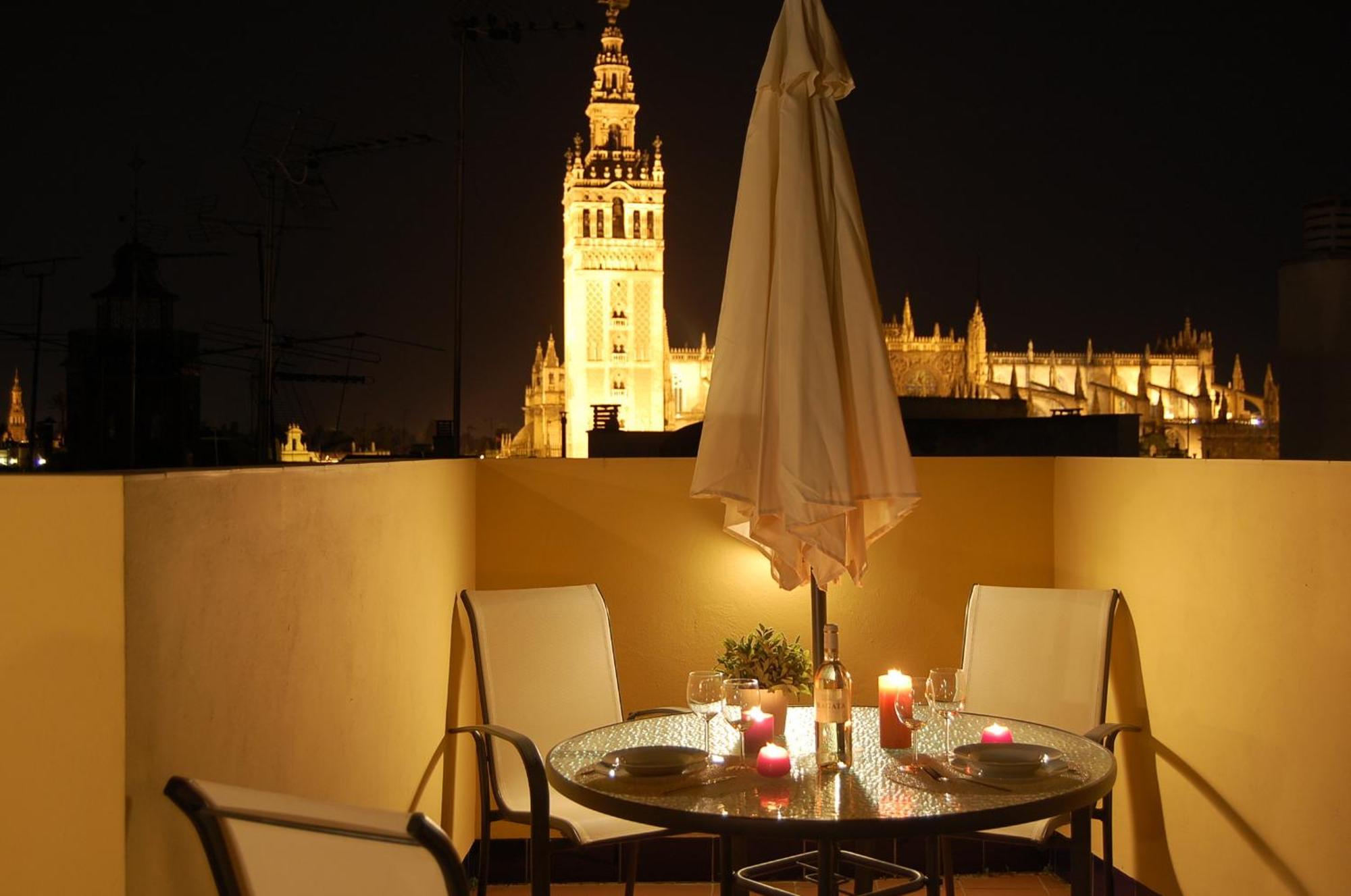 Green-Apartments Giralda Views Севилья Экстерьер фото