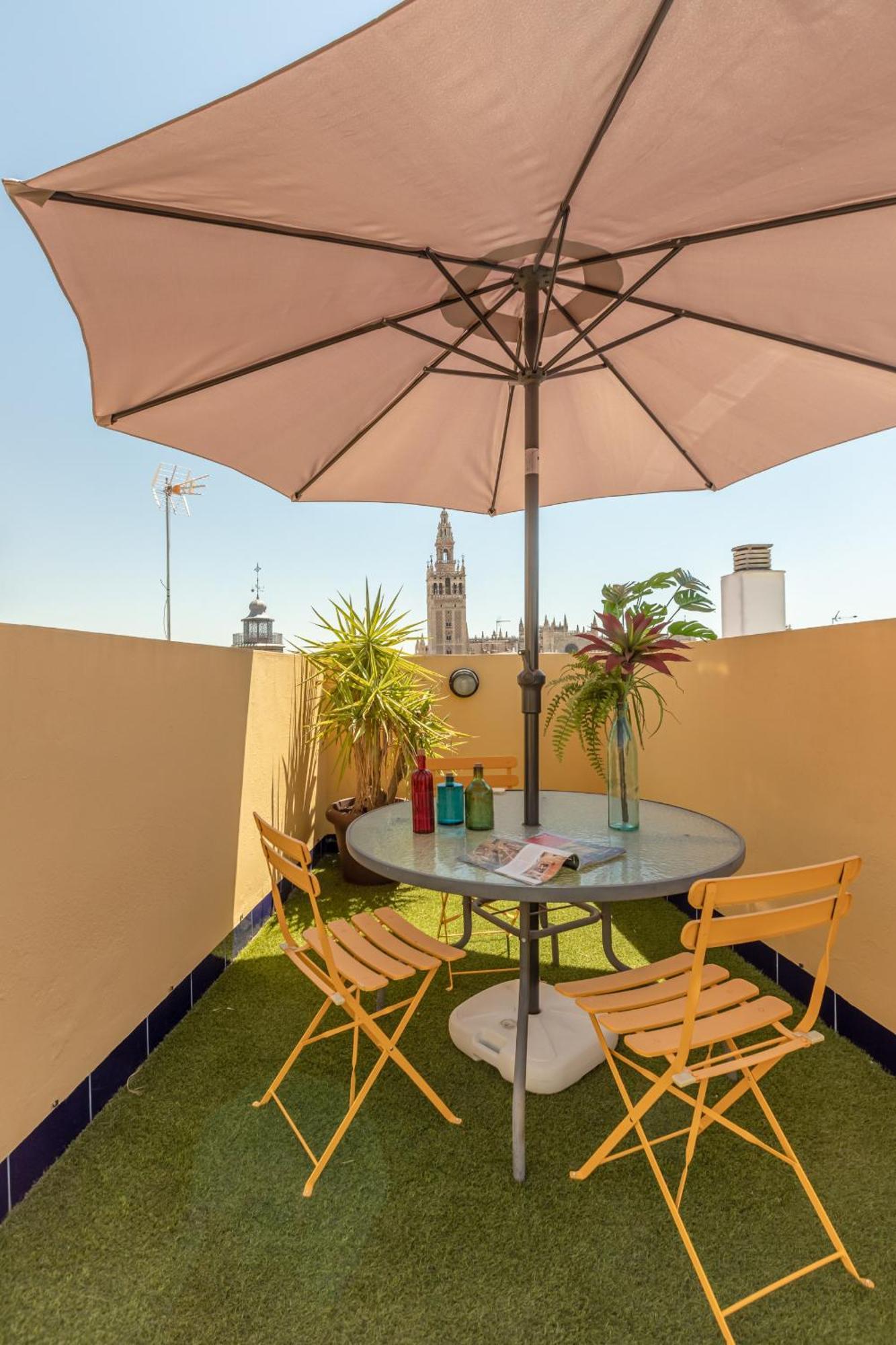 Green-Apartments Giralda Views Севилья Экстерьер фото